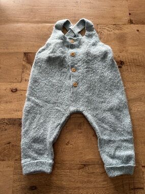 Cozy blue Knit Baby Romper overalls with Button Front size 0-3 months